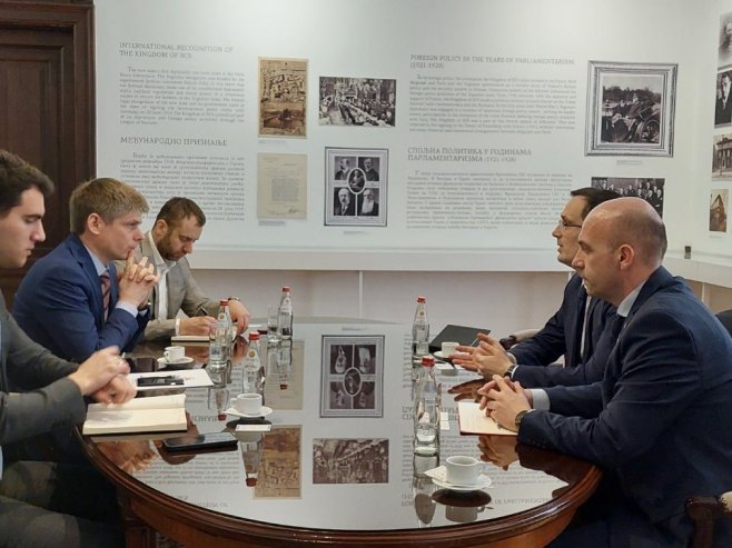 Делегација ИРБ-а и Арно Гујон Делегација ИРБ-а и Арно Гујон - Фото: Уступљена фотографија