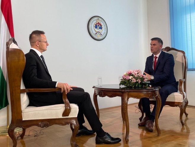 Петер Сијарто Петер Сијарто - Фото: РТРС