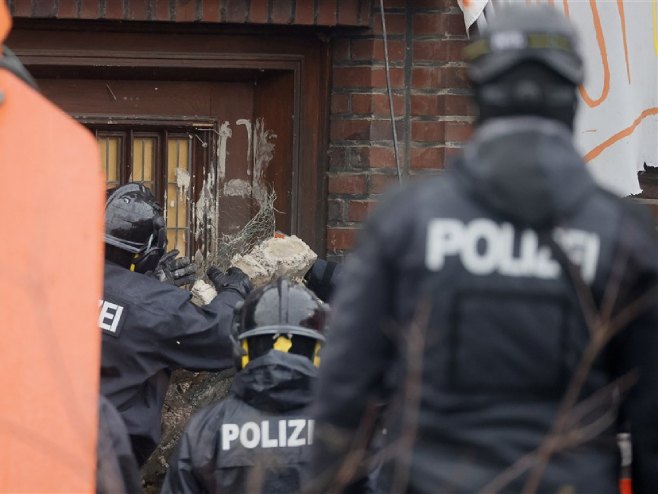 Њемачка полиција (Фото: EPA-EFE/RONALD WITTEK, илустрација) - 