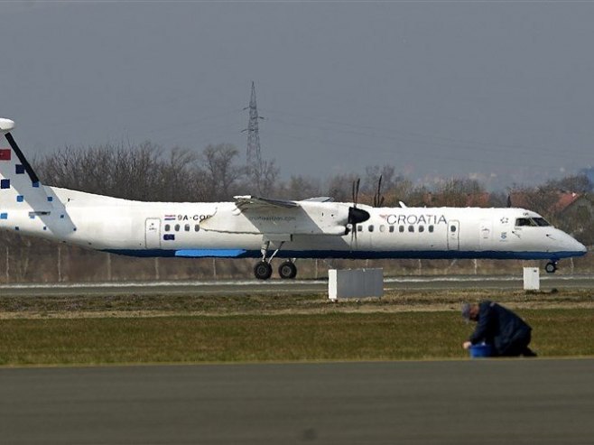 Авион на релацији Сплит-Рим враћен на писту због сумње на технички квар