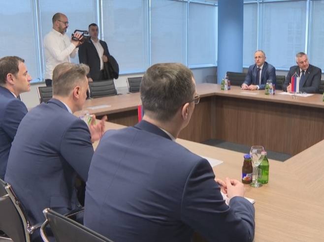 Састанак у ИРБ Састанак у ИРБ - Фото: РТРС