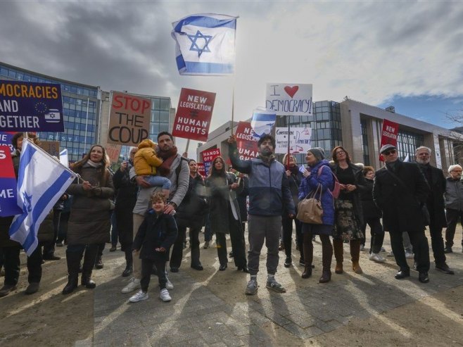 Протести у Израелу (Фото: ЕPA/OLIVIER HOSLET) - 