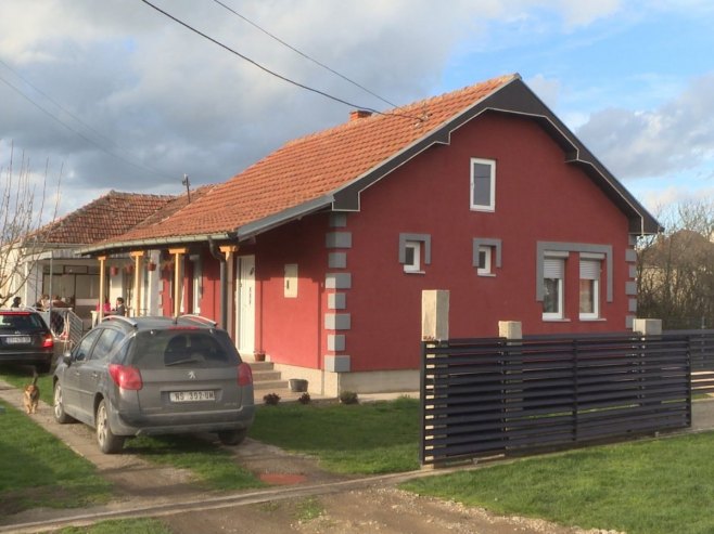 Опљачкана кућа у сувом Долу (Фото: Танјуг/Дописник са КиМ) Опљачкана кућа у сувом Долу (Фото: Танјуг/Дописник са КиМ) -