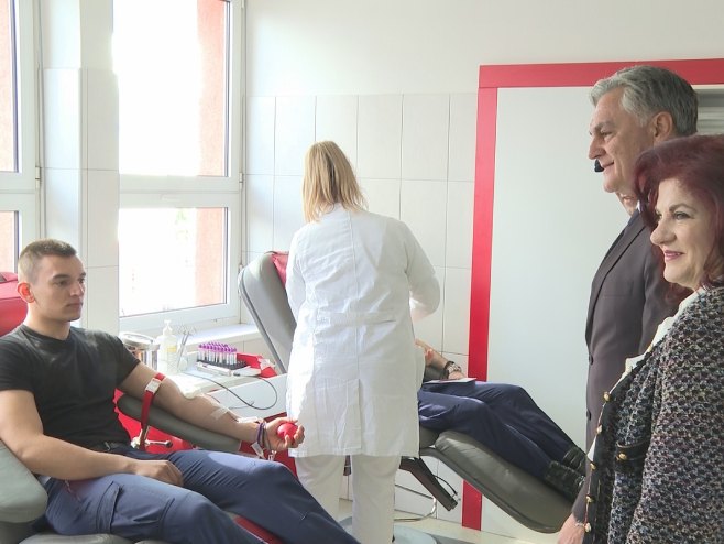 Акција даривања крви-посјета Карана Акција даривања крви-посјета Карана - Фото: РТРС