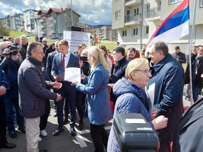 Dodjela ključeva, Dokik, Cvijanović, Stanivuković (Foto: RTRS)