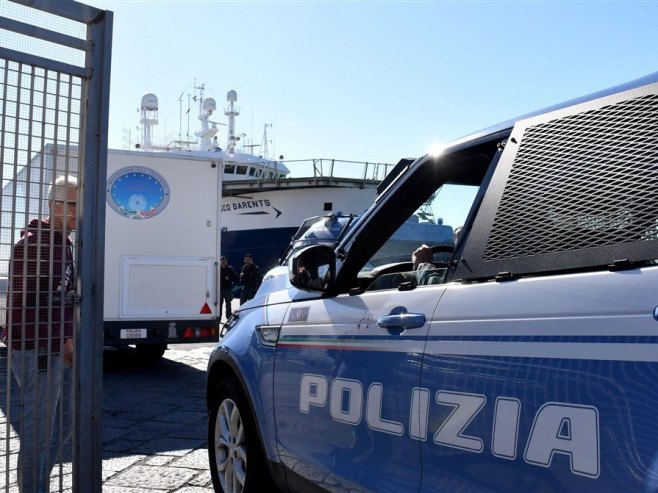 Италијанска полиција (Фото: EPA/ORIETTA SCARDINO, илустрација) - 