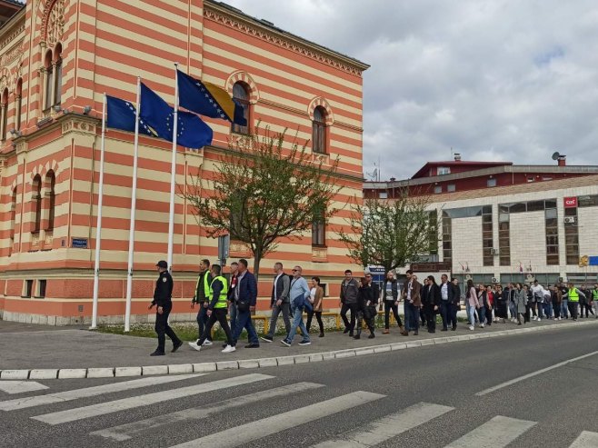 Брчко-протест медицинара Брчко-протест медицинара - Фото: СРНА