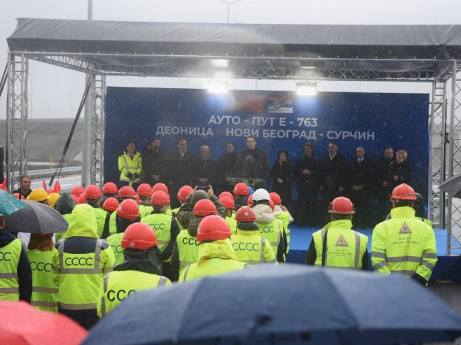 Обраћање Вучића током отварања дионице ауто-пута (Фото: Танјуг/Милош Миливојевић) Обраћање Вучића током отварања дионице ауто-пута (Фото: Танјуг/Милош Миливојевић) -
