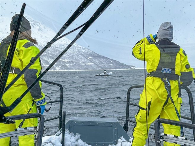 Лавина у Норвешкој (Фото: EPA-EFE/NORWEGIAN SOCIETY FOR SEA RESCUE/RS 152 BERGESEN D.Y -- BEST QUALITY AVAILABLE -- NORWAY OUT HANDOUT EDITORIAL USE ONLY/NO SALES) Лавина у Норвешкој (Фото: EPA-EFE/NORWEGIAN SOCIETY FOR SEA RESCUE/RS 152 BERGESEN D.Y -- BEST QUALITY AVAILABLE -- NORWAY OUT HANDOUT EDITORIAL USE ONLY/NO SALES) -