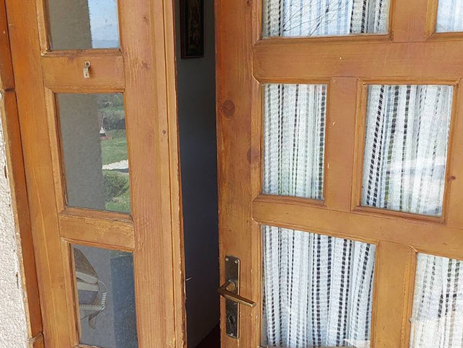 Мета вандала на КиМ нису само православне цркве већ и куће Срба