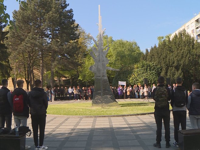 Бањалука: Одата почаст палим борцима Бањалука: Одата почаст палим борцима - Фото: РТРС