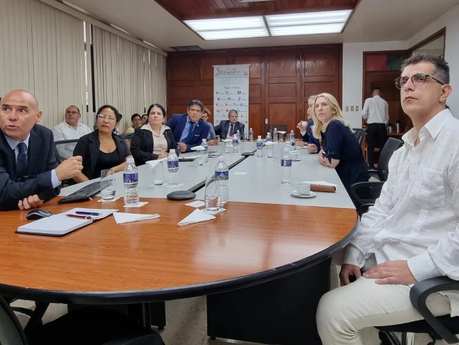 Željka Cvijanović na Kubi (Foto: RTRS)