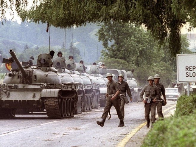 Сукоби у Словенији 1991. године (Фото: EPA/MIKE PERSSON) - 