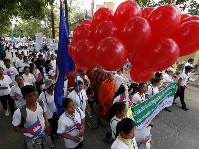 Обиљежавање 1. маја у свијету (Фото: EPA/KITH SEREY) - 