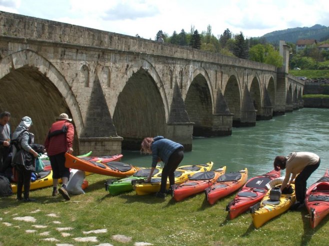 Вишеград: Међународна кајак регата - Фото: СРНА