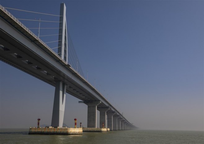 Мост, илустрација (Фото:  EPA-EFE/ALEX PLAVEVSKI) - Фото: Screenshot/YouTube