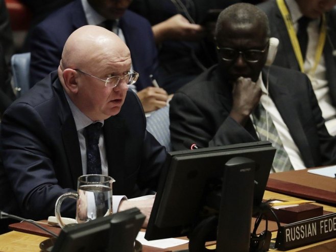 Василиј Небензја (Фото: EPA-EFE/JASON SZENES) - 