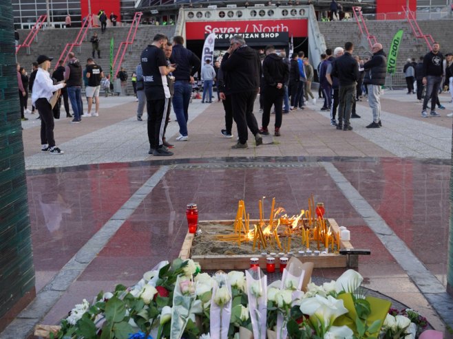 Помен навијача Партизана (Фото: TANJUG/ MILOŠ MILIVOJEVIĆ) - 