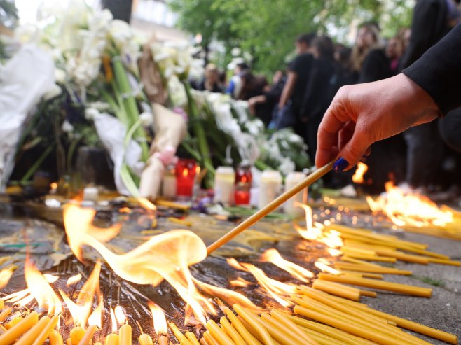 Помен (Фото:  EPA-EFE/ANDREJ CUKIC) - 