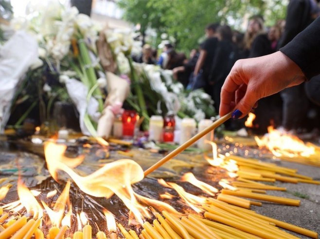 Помен страдалима у Србији (Фото: EPA-EFE/ANDREJ CUKIC) - 