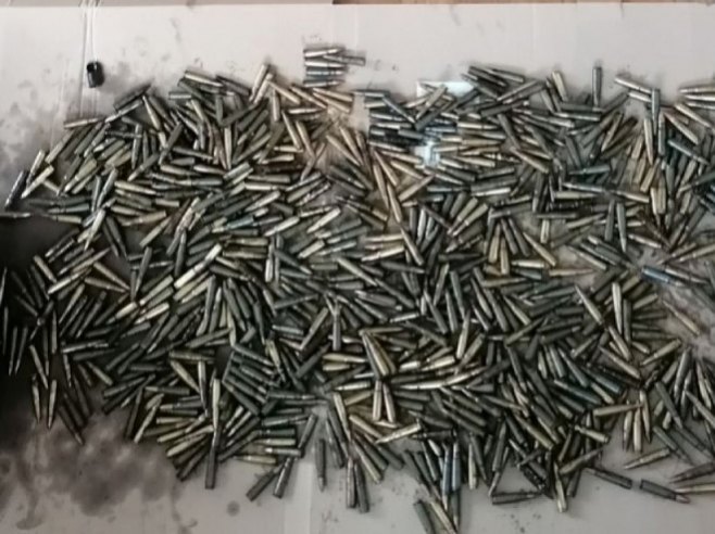 Хапшење у Смедереву (Фото: TANJUG/ OMK MUP REPUBLIKE SRBIJE) Хапшење у Смедереву (Фото: TANJUG/ OMK MUP REPUBLIKE SRBIJE) -