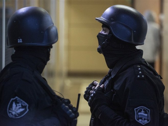 Руска полиција (Фото: EPA-EFE/SERGEI ILNITSKY, лустрација) - 