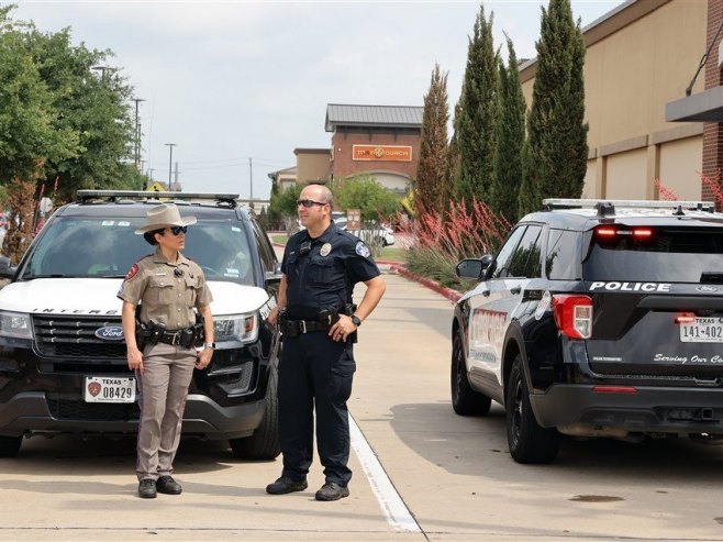 Пуцњава у Тексасу (Фото: EPA-EFE/ADAM DAVIS) - 