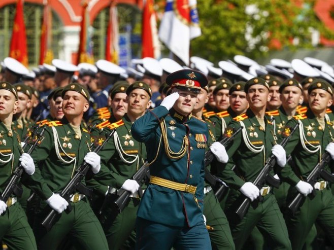 Војна парада у Москви (Фото: EPA/STRINGER) 