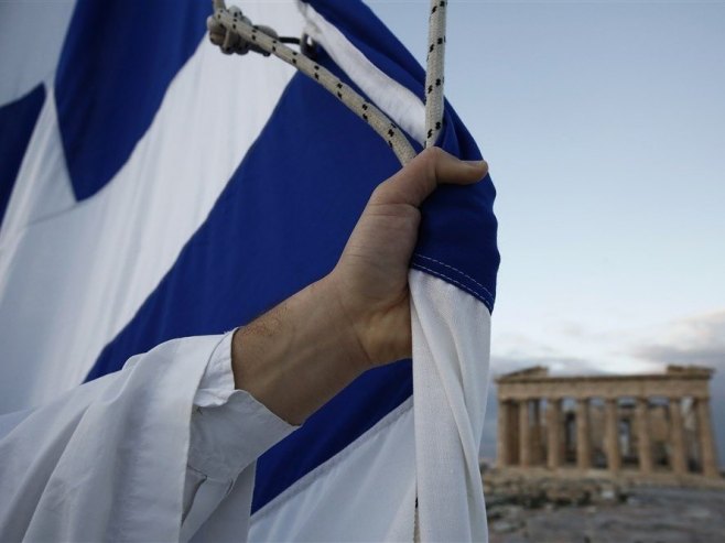 Грчка застава (Фото: EPA/YANNIS KOLESIDIS) - 