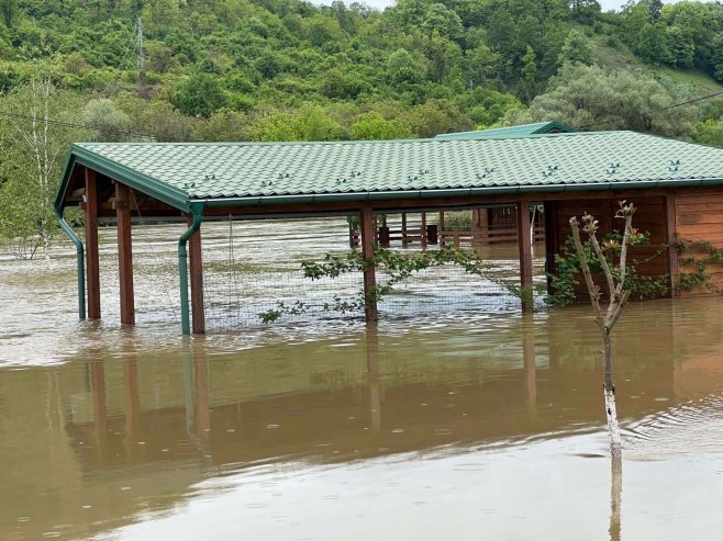 Poplave u Kostajnici (Foto: RTRS)