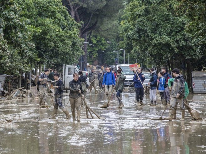Поплаве у Италији (Фото: EPA-EFE/PASQUALE BOVE) - 