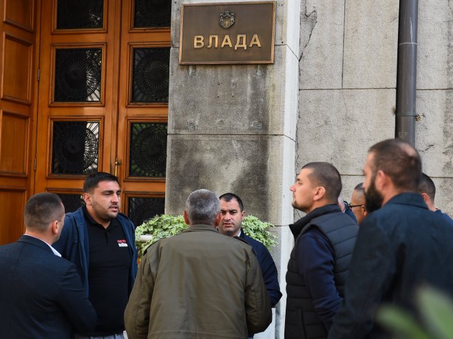 Пољопривредници прихватили понуду Владе Србије (Фото: Танјуг/Страхиња Аћимовић) Пољопривредници прихватили понуду Владе Србије (Фото: Танјуг/Страхиња Аћимовић) -