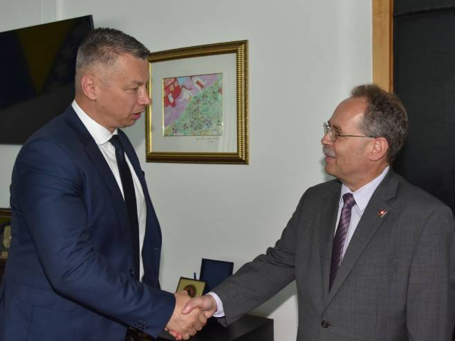 Нешић и Хун ((Фото: Министарство безбједности у Савјету министара) Нешић и Хун ((Фото: Министарство безбједности у Савјету министара) -