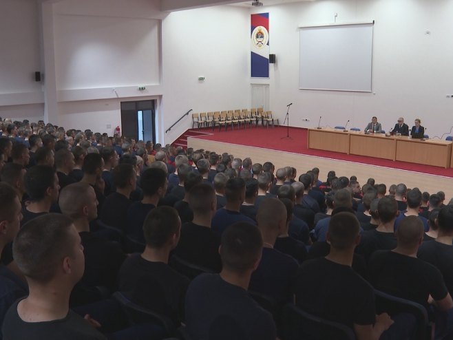 Предавање кадетима Полицијске академије Предавање кадетима Полицијске академије - Фото: РТРС