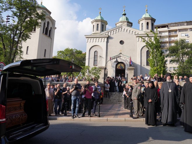 Мошти Светог владике Николаја у Вазнесењској цркви (Фото: TANJUG/ MILOŠ MILIVOJEVIĆ/ bg) - 