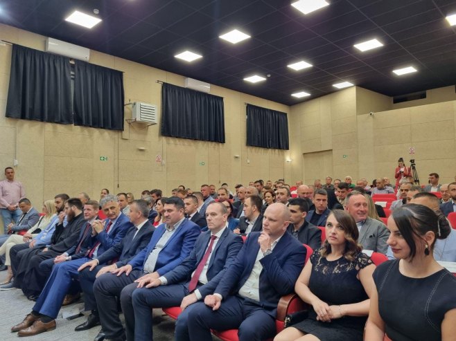 Невесиње: Свечана сједница Невесиње: Свечана сједница - Фото: СРНА