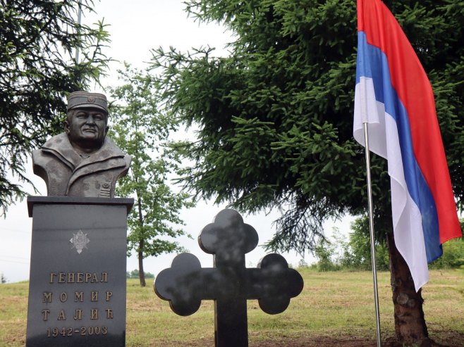 Spomen obilježje Momiru Taliću (Foto: predsjednikrs.net/B.Zdrinja)