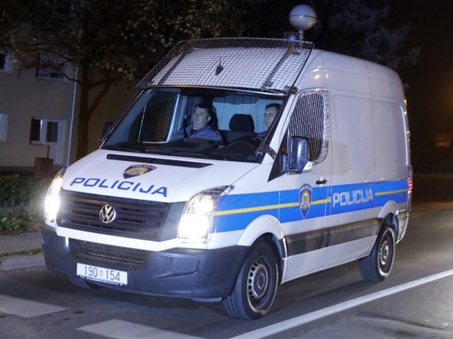 Хрватска полиција (Фото: EPA-EFE/ANTONIO BAT) - 