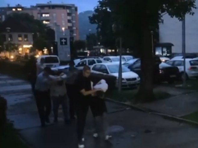 Привођење ухапшених у полицијској акцији "Поло" Привођење ухапшених у полицијској акцији "Поло" - Фото: РТРС