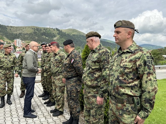 Вучевић стигао у Рашку (Фото: TANJUG/ MINISTARSTVO ODBRANE I VOJSKA SRBIJE/bs) Вучевић стигао у Рашку (Фото: TANJUG/ MINISTARSTVO ODBRANE I VOJSKA SRBIJE/bs) -