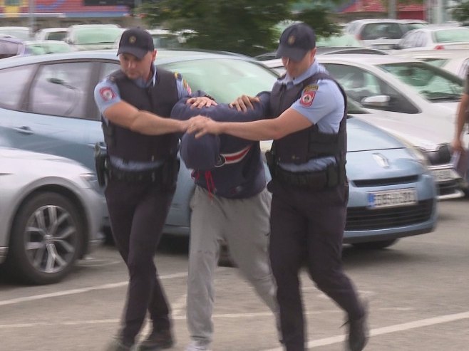 Ухапшени у полицијској акцији "Поло" спроведени у Окружно јавно тужилаштво у Бањалуци - Фото: РТРС