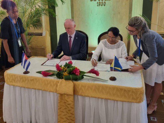 Гајанин и Никадо Гарсија потписали споразум о сарадњи универзитета у Бањалуци и Хавани (ФОТО)