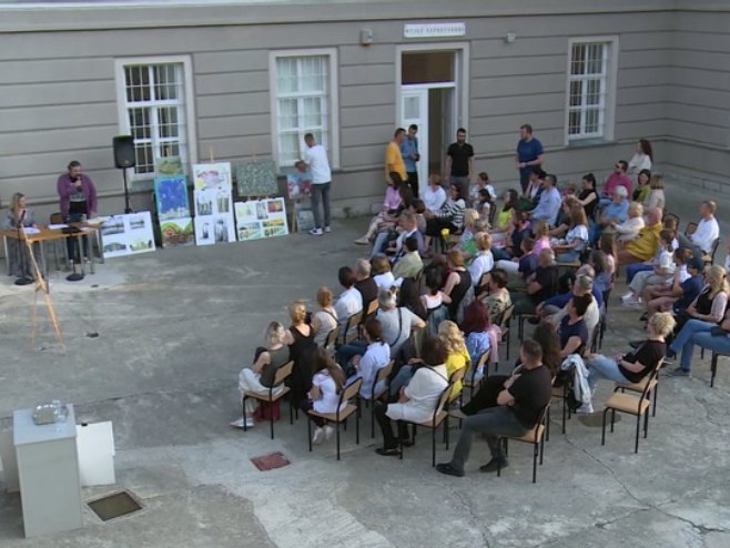 Умјетничка колонија "Коло" показала хуманост; Прикупљен новац сиромашној дјеци (ВИДЕО)