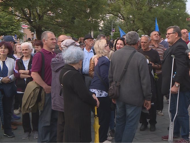 Дочек Љубише Петровића Дочек Љубише Петровића - Фото: РТРС