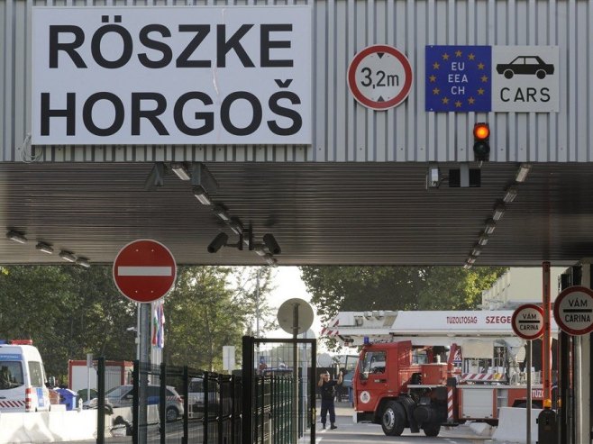 Гранични прелаз Роске (фото: EPA / ZOLTAN GERGELY KELEMEN HUNGARY OUT) - 
