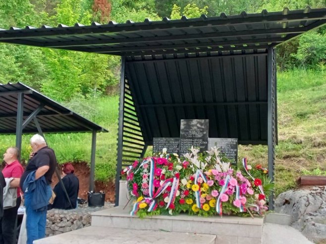 Хан Пјесак - Жепа - споменик српских бораца1 Хан Пјесак - Жепа - споменик српских бораца1 - Фото: СРНА