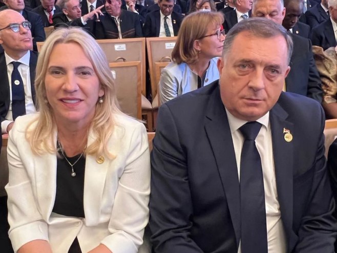 Жељка Цвијановић и Милорад Додик у Турској (Фото: instagram.com/zeljka.cvijanovic) Жељка Цвијановић и Милорад Додик у Турској (Фото: instagram.com/zeljka.cvijanovic) -