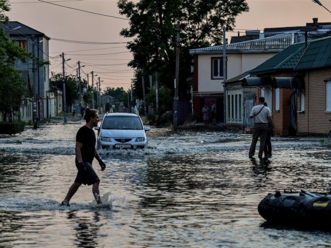 Нова Каховка (Фото: EPA-EFE/IVAN ANTYPENKO) - 