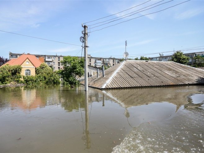 Поплаве у Каховки (Фото: EPA-EFE/MYKOLA TYMCHENKO/илустрација) Поплаве у Каховки (Фото: EPA-EFE/MYKOLA TYMCHENKO/илустрација) -