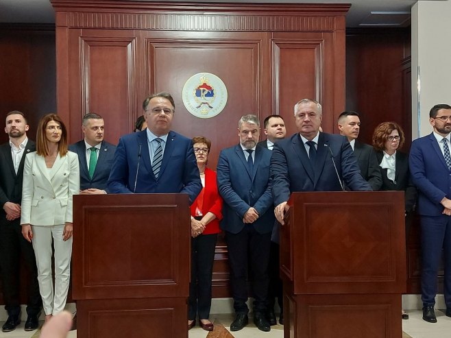 Прес Влада Републике Српске и Бх. федерације Прес Влада Републике Српске и Бх. федерације - Фото: РТРС